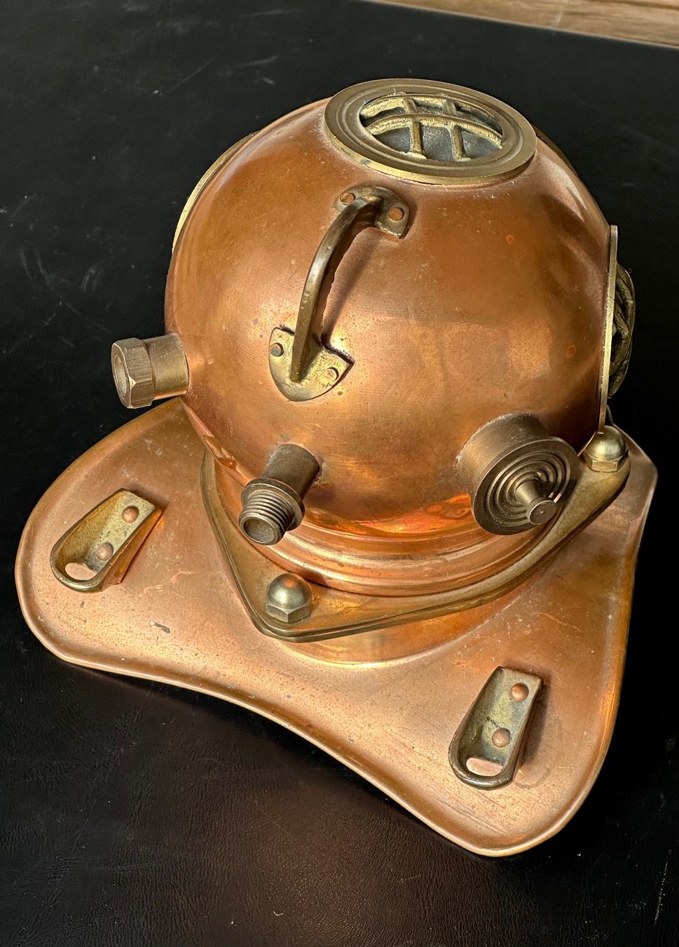 Antike Kleidung & Accessoires: alter Taucherhelm Messing Kupfer Modell Hammerobjekt – Gebraucht aus Seltisberg von  3