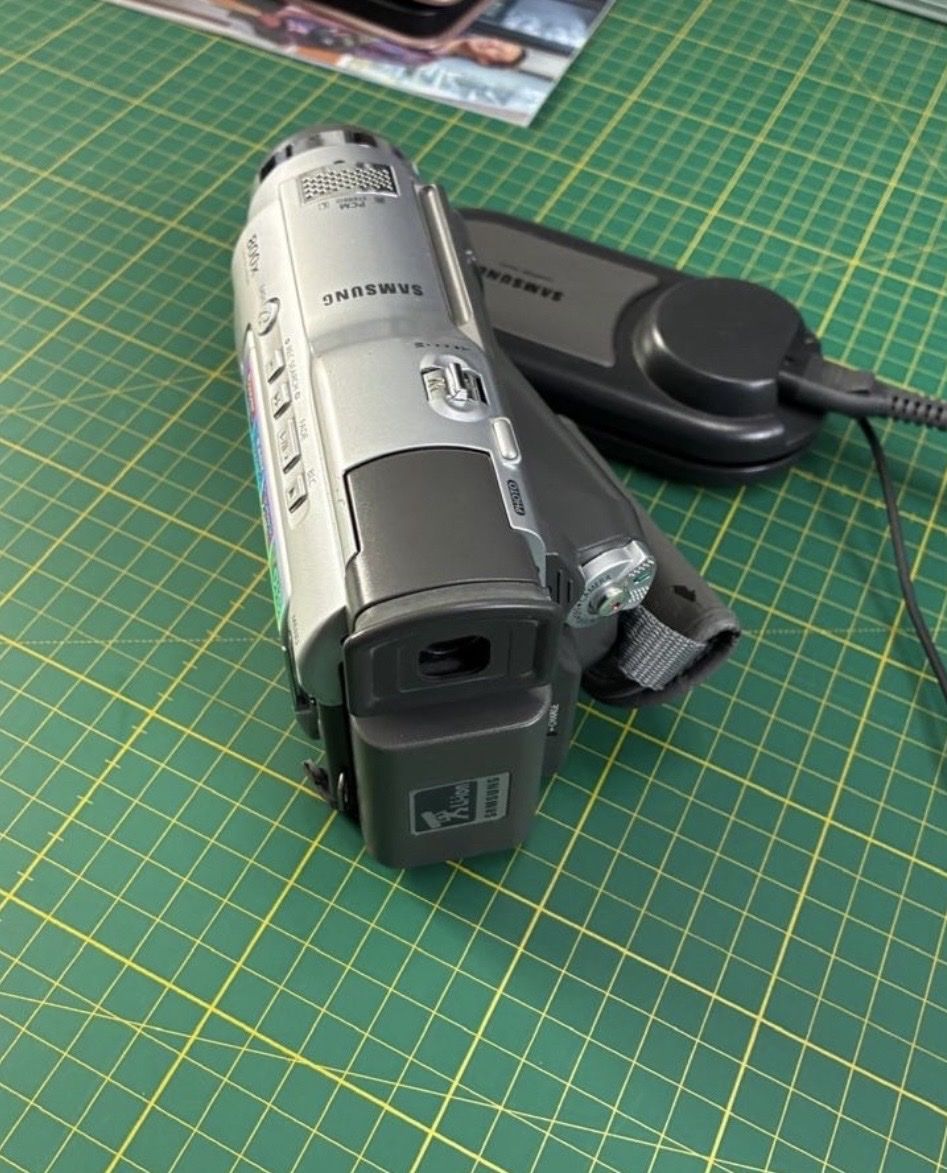 Samsung Fotocamera: Samsung MiniDV Camcorder mit Netzteil – Difettoso da Schongau venduto da Retro_Shop 5
