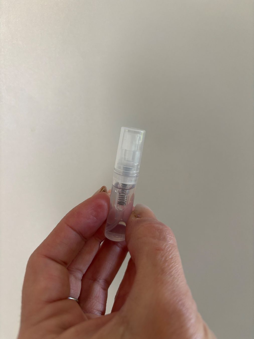 Lalique Profumi & Eau de Toilette: LALIQUE ELECTRIC PURPLE Duftprobe 2ML – Usato da Zürich venduto da deruja 1