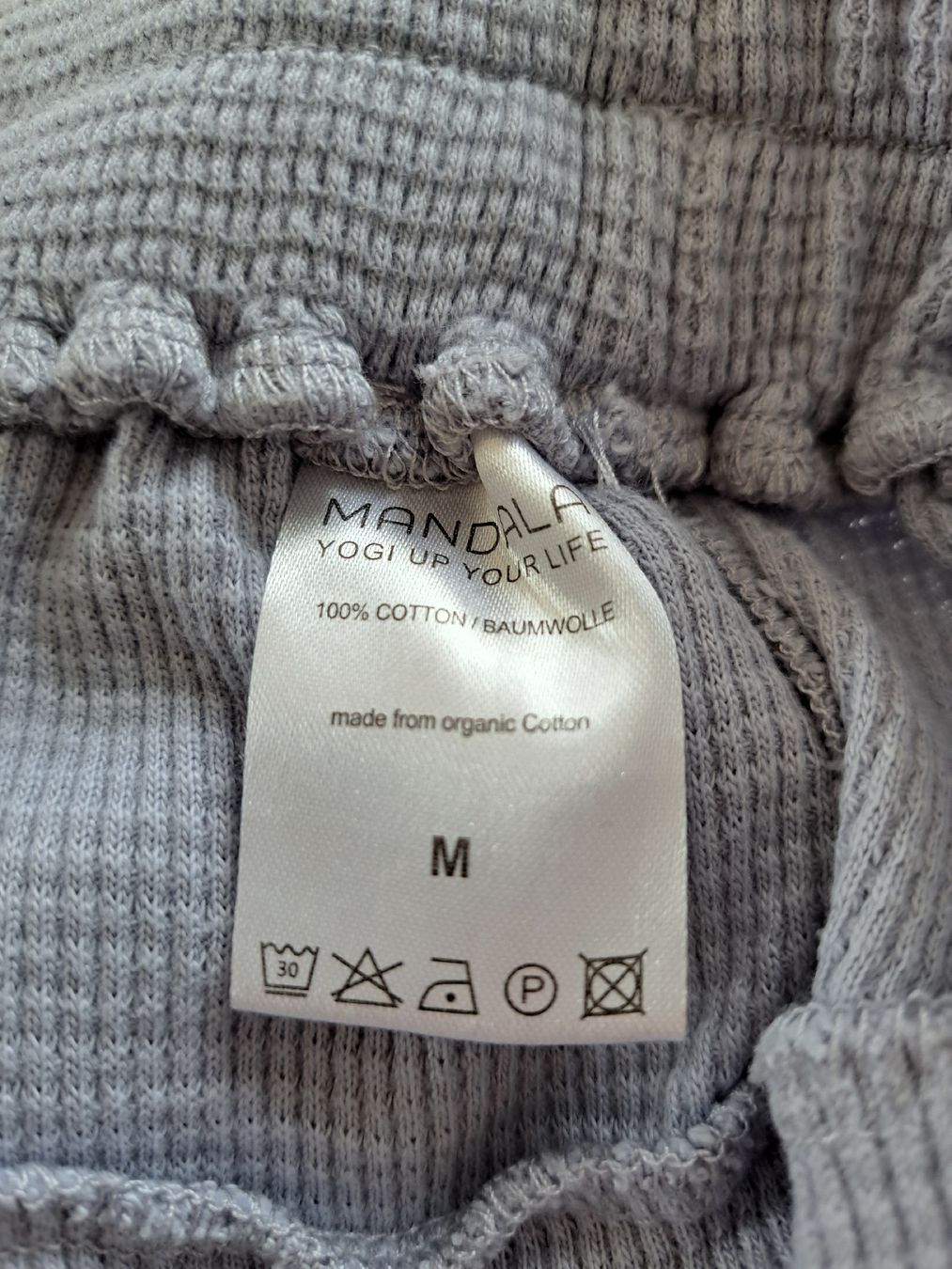 Hosen: Mandala Yoga Shorts – Gebraucht aus Thalwil von sternenstaub369 2