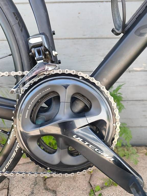 Canyon Biciclette: Votre Endurace CF SL Disc 8.0 Di2 – Usato da Geneve venduto da pierre_bedos 1
