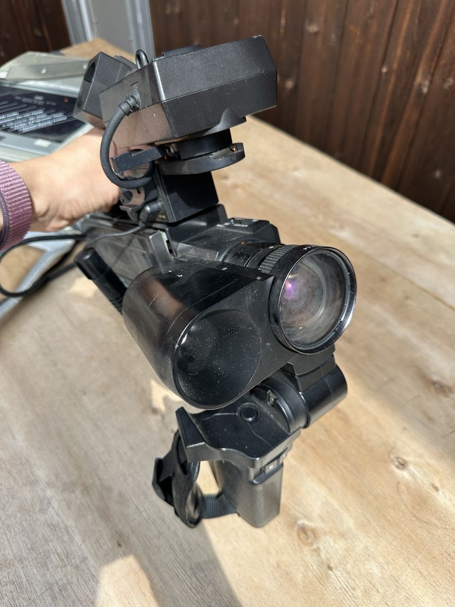 Panasonic Videocamere: Panasonic Videokamera WVP-200E – Usato da Urdorf venduto da robobespannung 4