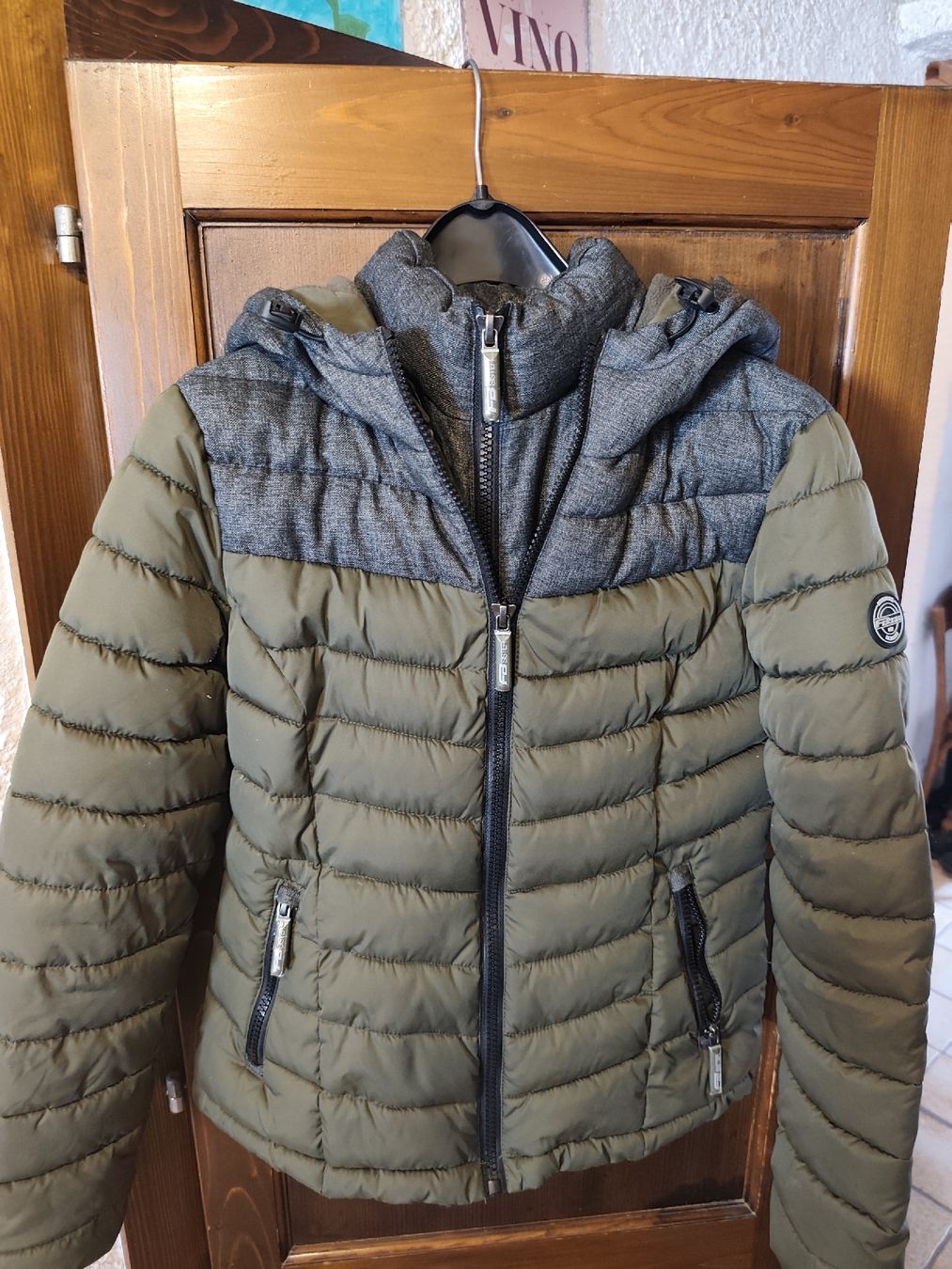 Giacche: FB Sister Olive Green Padded Jacket, Size Medium. Cool! – Usato da Martigny venduto da Errika 2