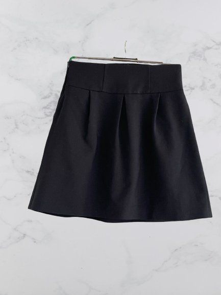 Zara Robes et jupes: Jupe "Zara Basic" Taille S – D'occasion à Genève par TradeCH 1