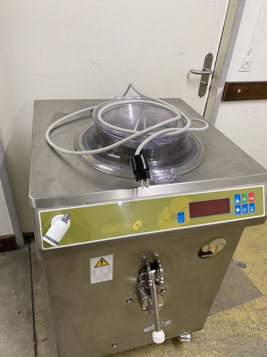 Elettrodomestici da cucina: Eismaschine Esmach – Usato da Dietikon venduto da dia_y8y5 4