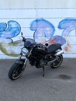 Motorrad Ducati Monster 696, schwarz
