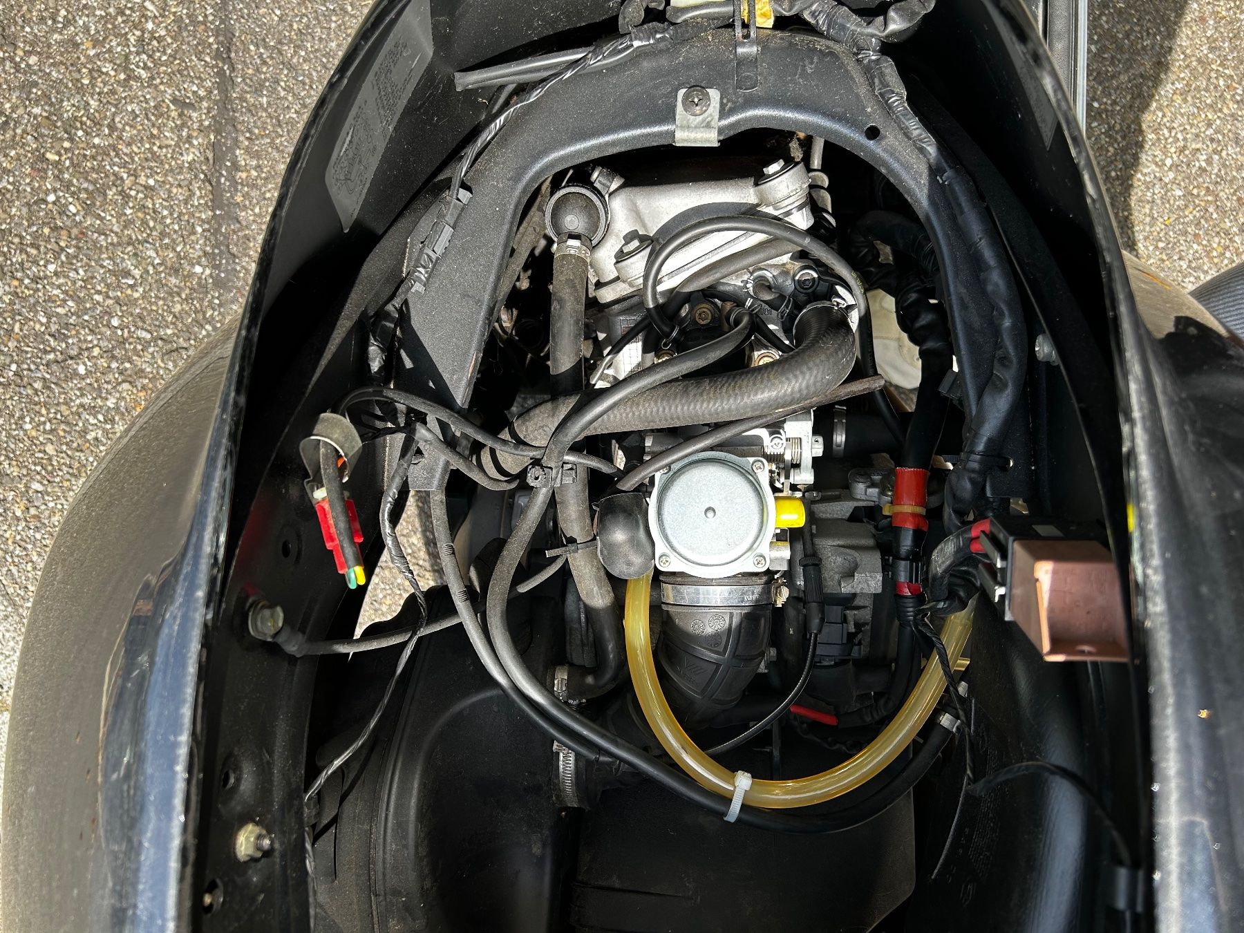 Piaggio Sonstige: Piaggio Vespa GT 125 – Defekt aus Zuerich von Batigol1 4