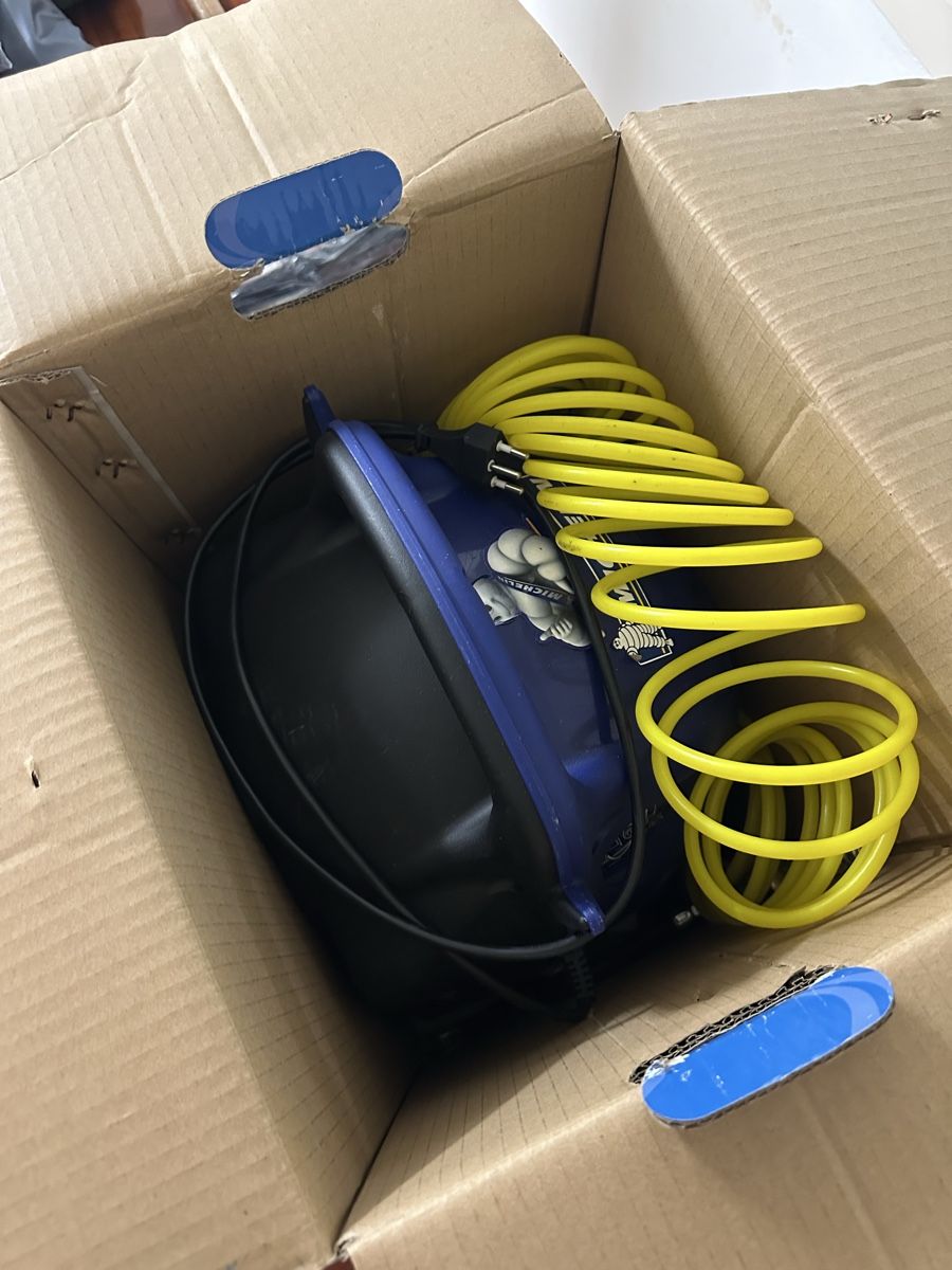 Michelin Compresseurs: Michelin Air Compressor MCX6 U 6Ltank new – D'occasion à Nuerensdorf par Sagnak007 1