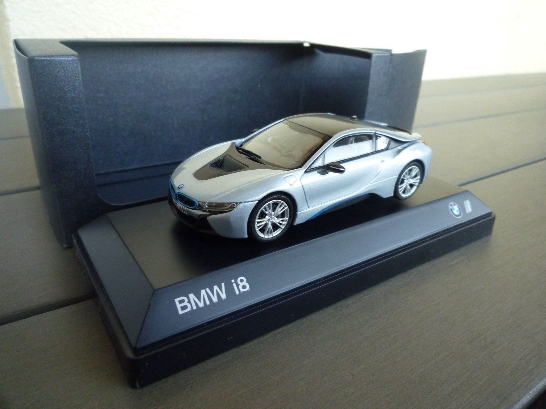 Modellini d'auto: BMW i8 – Nuovo e nell'imballaggio originale da Flawil venduto da Imperiosud 6