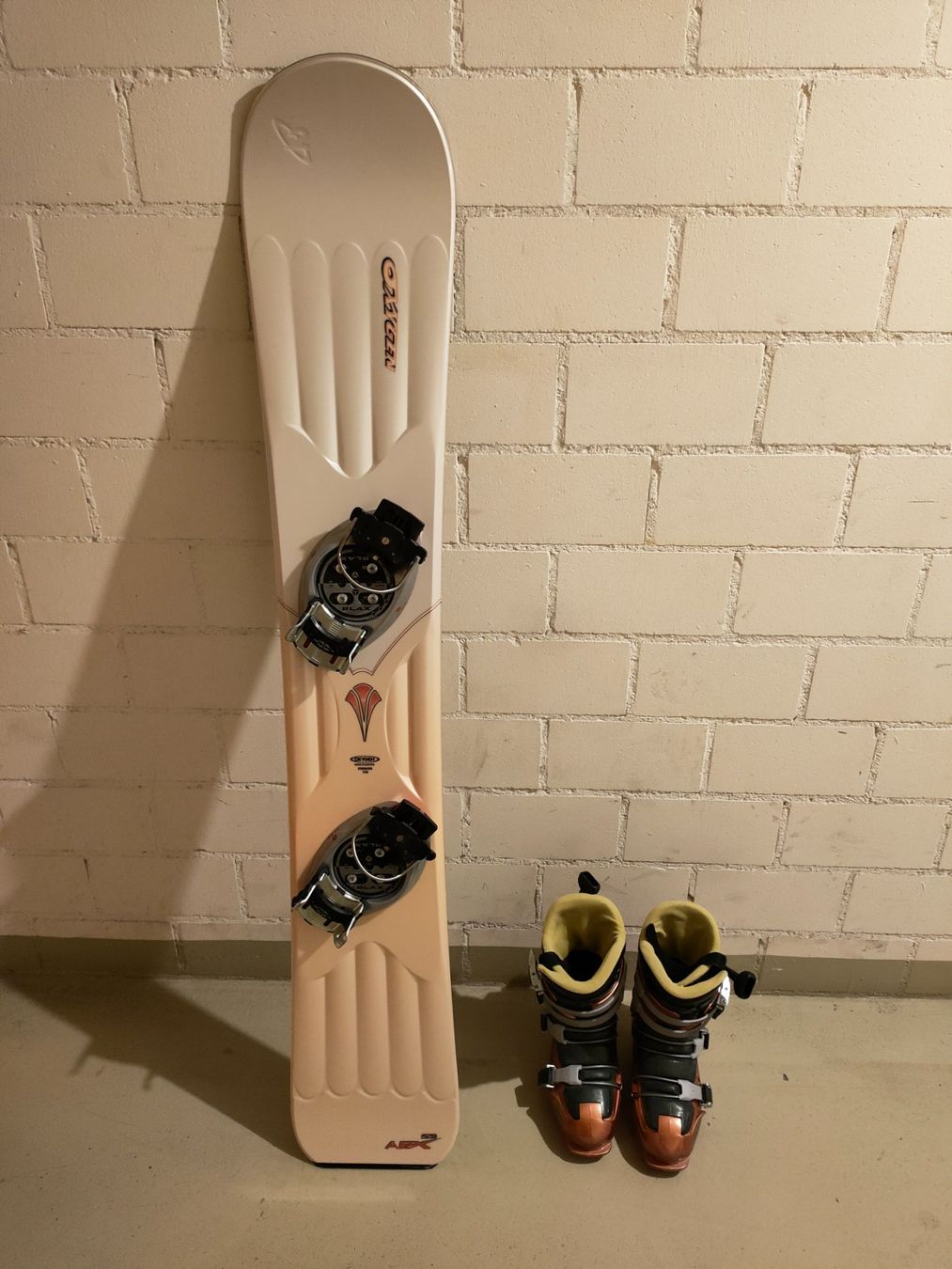 Boards: Snowboard mit Schuhen und Taschen – Gebraucht aus Rothrist von GIWALD