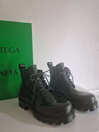 Bottega Veneta: stivali donna stringati in gomma n.40