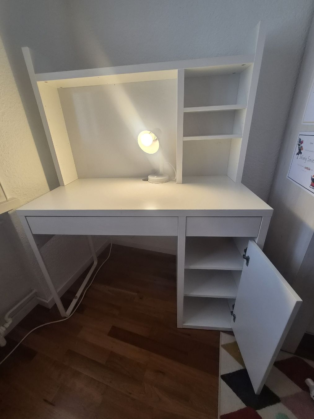 Scrivanie: Ikea Schreibtisch "Micke" mit Aufsatz – Usato da Goldau venduto da sandwalk 1