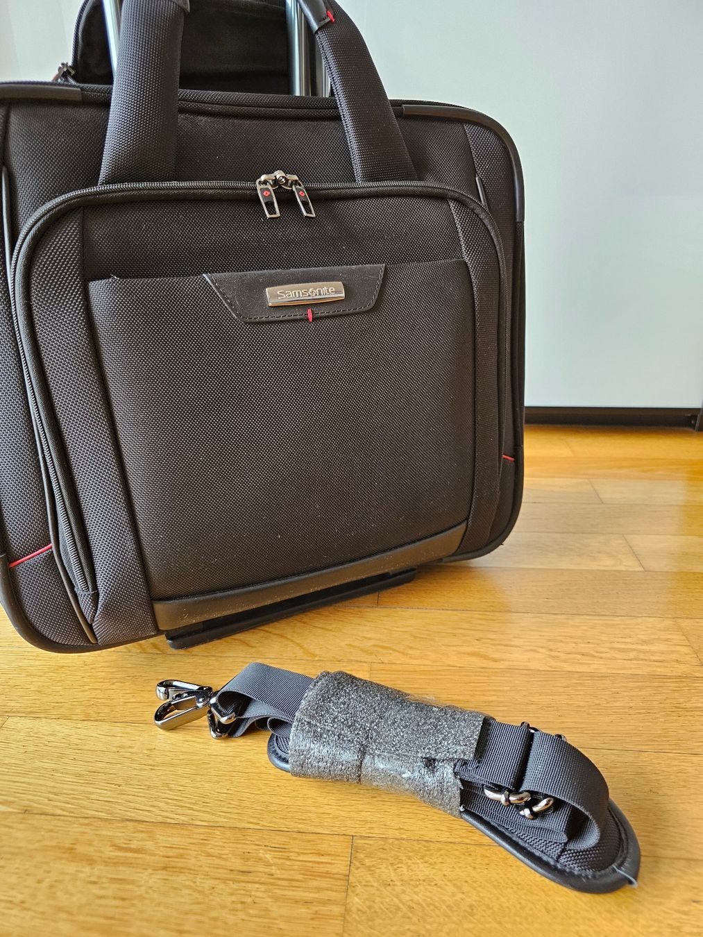 Samsonite Valigie: Samsonite Pro-Dlx 4 Toploader L Black - TOP – Usato da Zürich venduto da Zurich_M 2