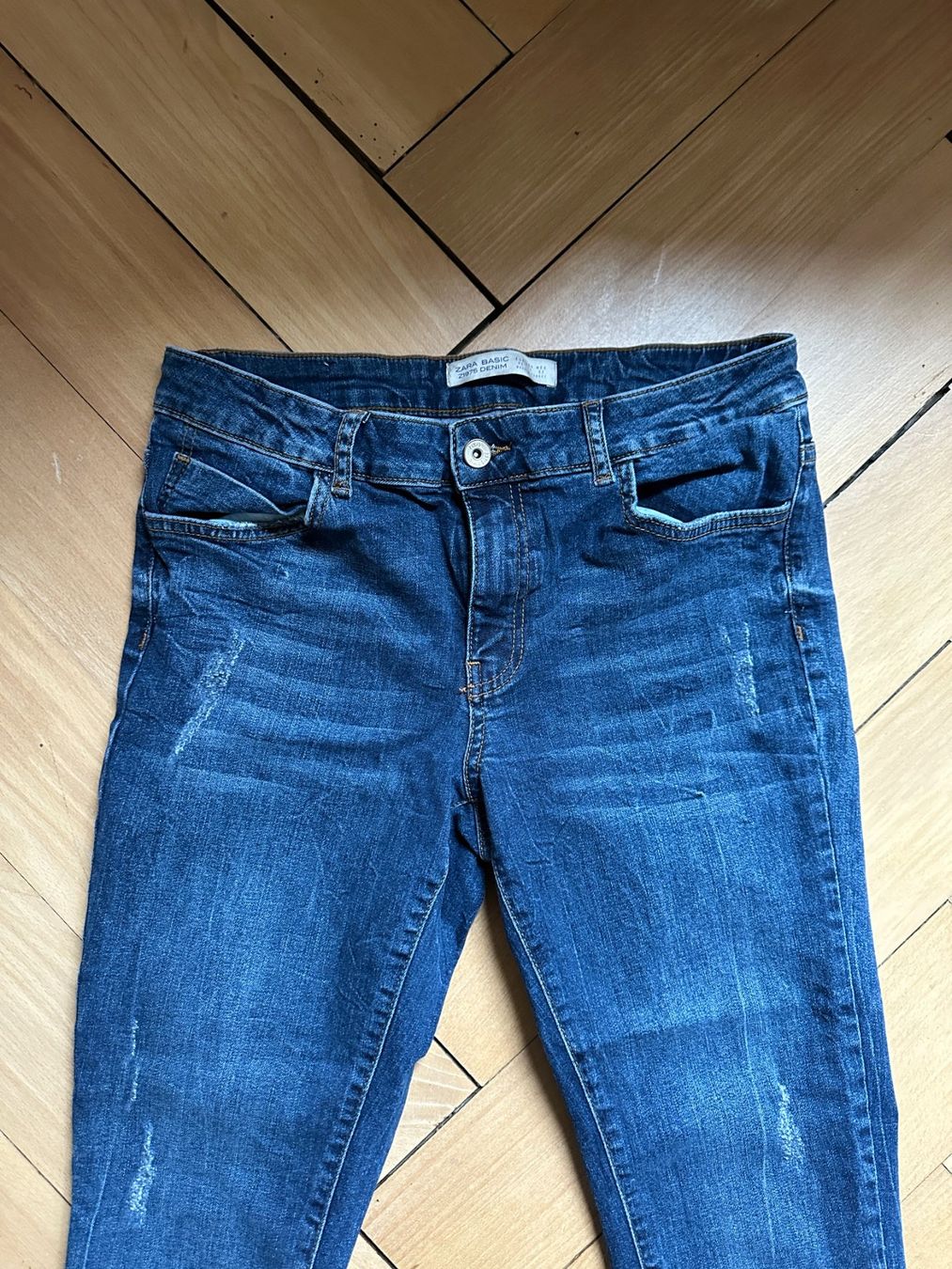 Zara Jeans: ZARA - Jeans blau mit Perlen 42 – Gebraucht aus Zürich von Diazaio 1