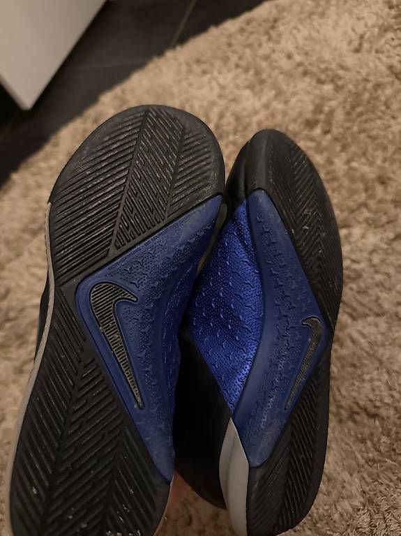 Scarpe per ragazzi: Hallenfussballschuhe Nike – Usato da Wetzikon ZH venduto da veysel71