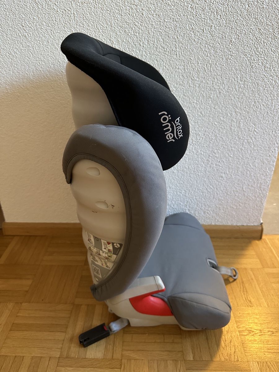 Britax Römer Seggiolini per auto: Römer ( Brita ) Kindersitz – Usato da Allschwil venduto da gassera01 1