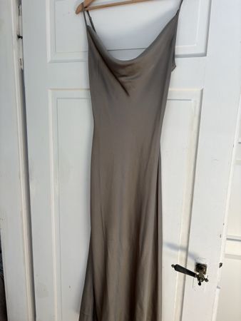 Elegantes Satin Slip-Dress Maxi Wasserfallausschnitt Taupe