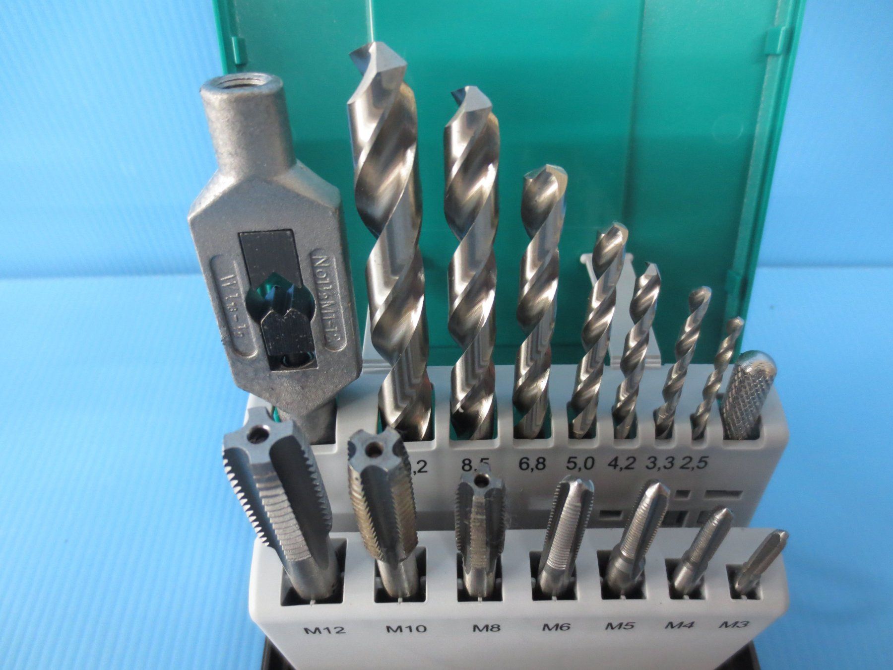 Technocraft Tutti gli attrezzi: Technocraft Gewindeschneider SET M3-M12 Inkl. HSS-G Bohrer – Nuovo e nell'imballaggio originale da Sulz LU venduto da Elektrofachverkauf 3