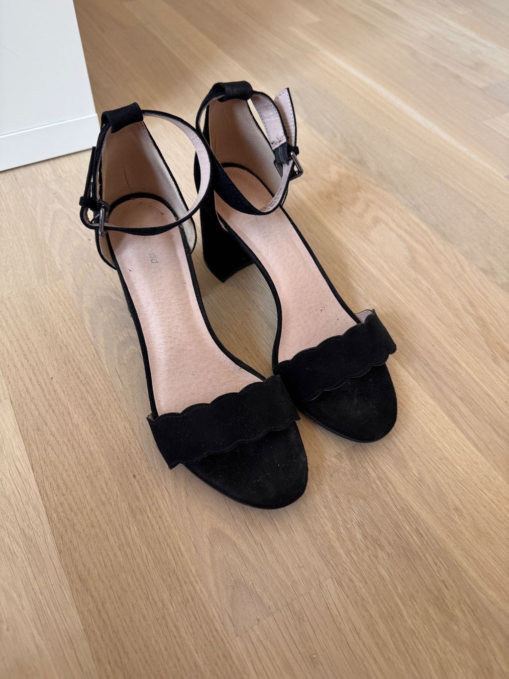Graceland Scarpe da donna: Schwarze Sandalen – Usato da Aesch BL venduto da Sheisign