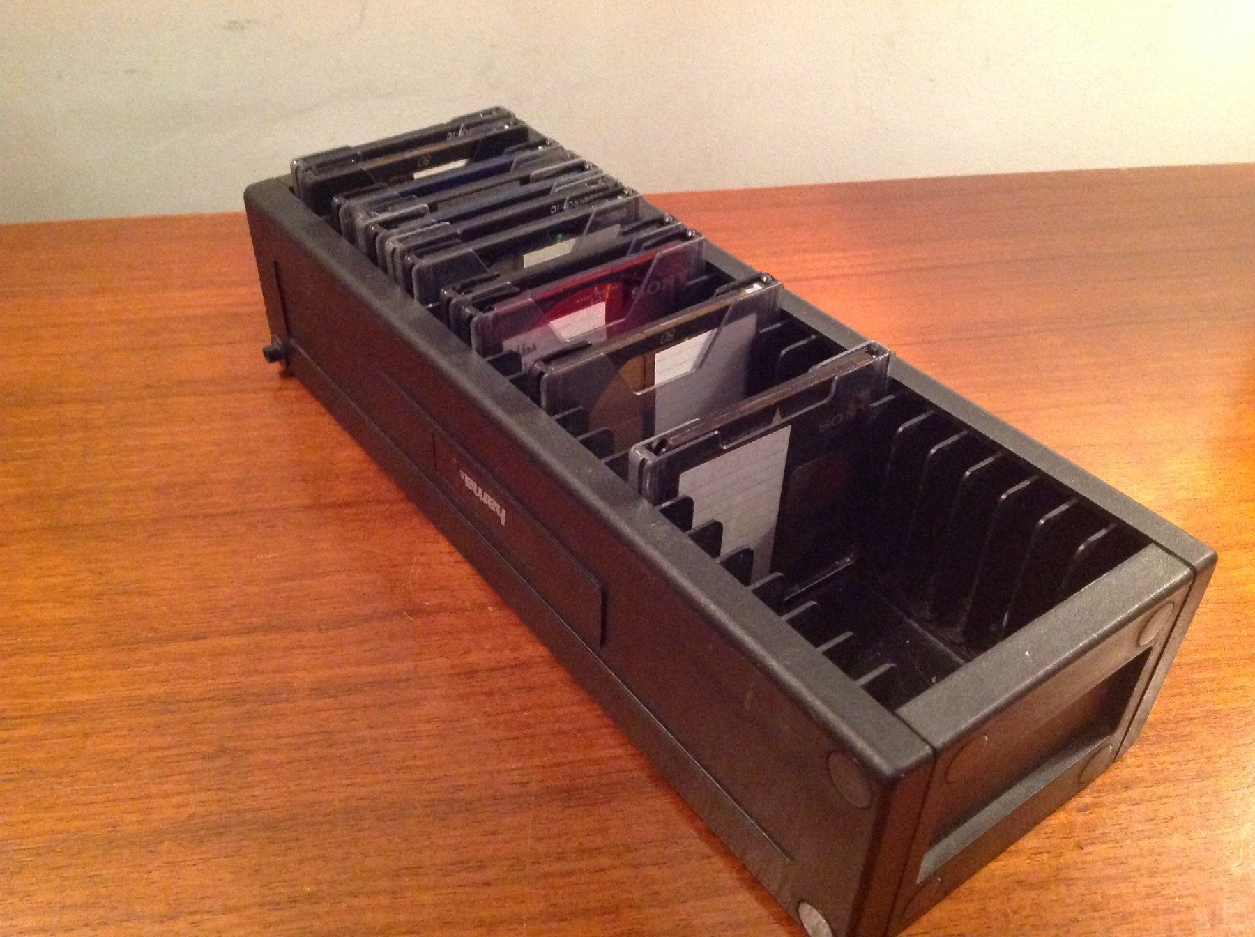 Sony Minidisques: box de rangement pour minidisc – D'occasion à Vuiteboeuf par broticaire