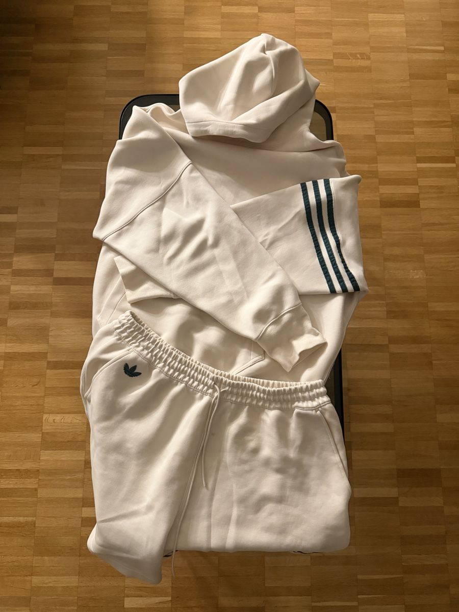 Adidas Pullover & Sweatshirts: Adidas Trainerset, Pullover Grösse M, Hose Grösse L – Gebraucht aus Zürich von flexzhr