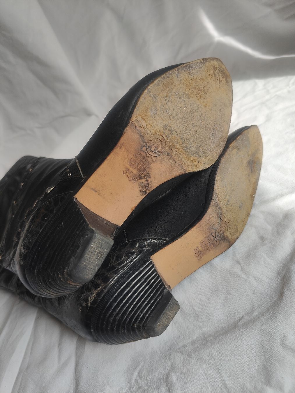 Scarpe da donna: Ausgefallene Echtleder Stiefel Gr. 35.5 – Usato da Wetzikon ZH venduto da lua_2d7z 3