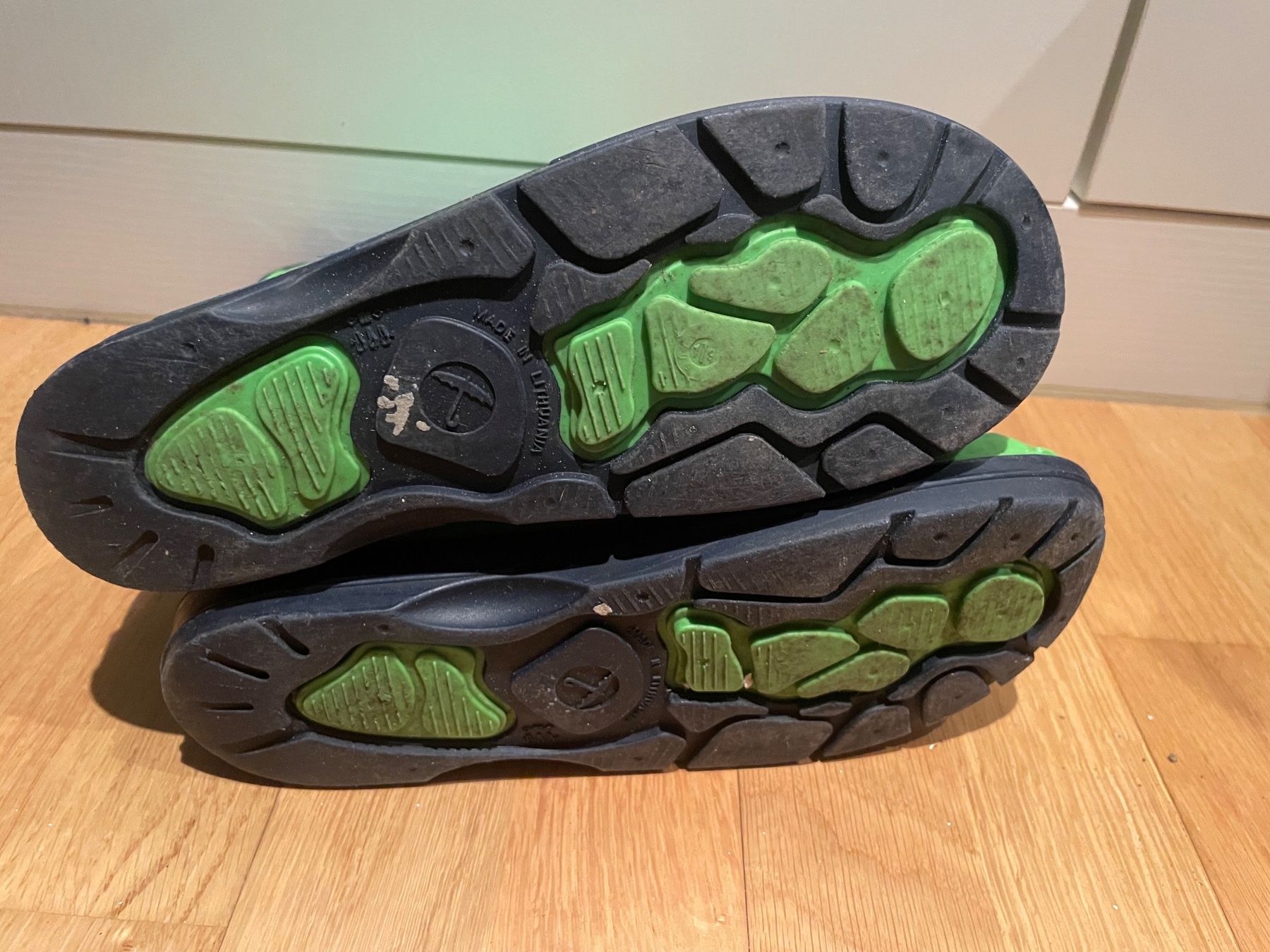 Scarpe per ragazzi: Grüne Gummistief, Gr. 34 – Usato da Emmen venduto da Manu4414 1