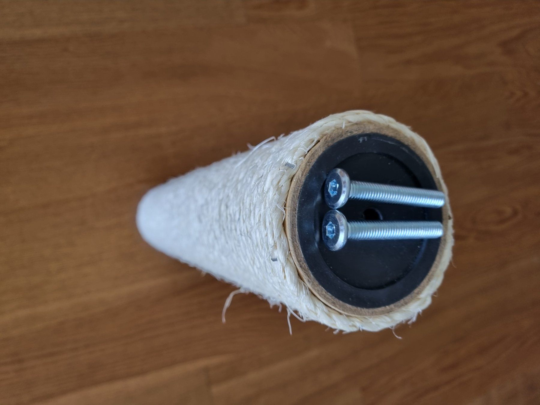 Tiragraffi: Sisalstamm Durchmesser 9cm Länge 46.5cm – Nuovo (secondo la descrizione) da Gelfingen venduto da GaelleBr