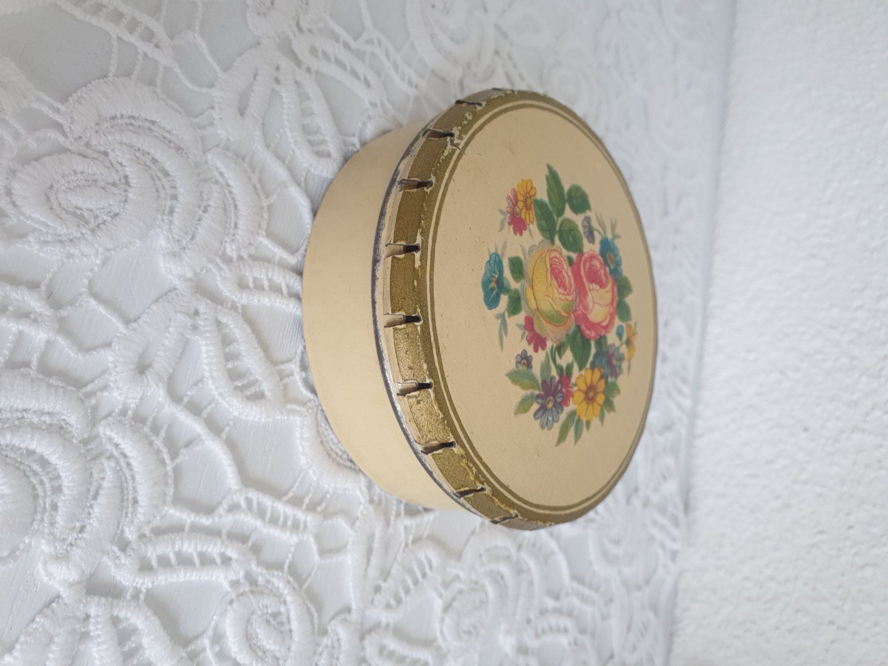 Dosen: Blechdose Antik Rosen Clickverschluss Dose Blech – Gebraucht aus Gossau ZH von Goes05 1
