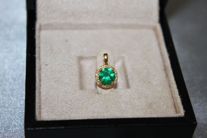Anhänger: Emerald Smaragd  Anhänger 18k Diamanten – Neu und originalverpackt aus Sarnen von Yingsperlen1