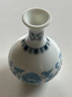 Vase Porzellan blau weiss Japan neuwertig(S41)
