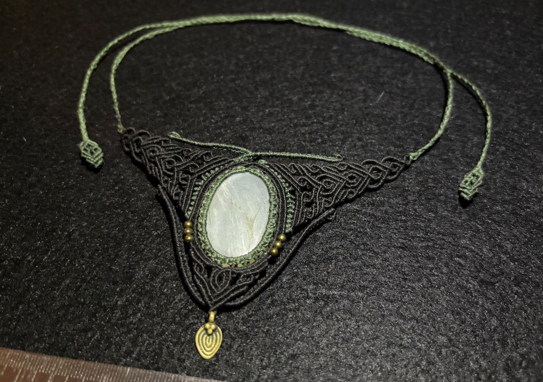 Colliers: handgemachte Makramee Kette / Collier mit Mondstein – Neuf (Voir description) à Pfäffikon ZH par Emporos_42 3