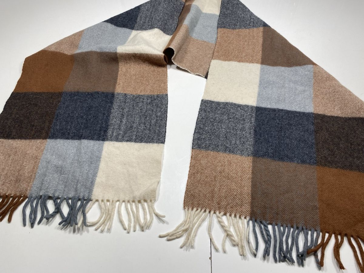 Foulard & Sciarpe: Wolle Schal – Usato da Opfikon venduto da Luis144 2