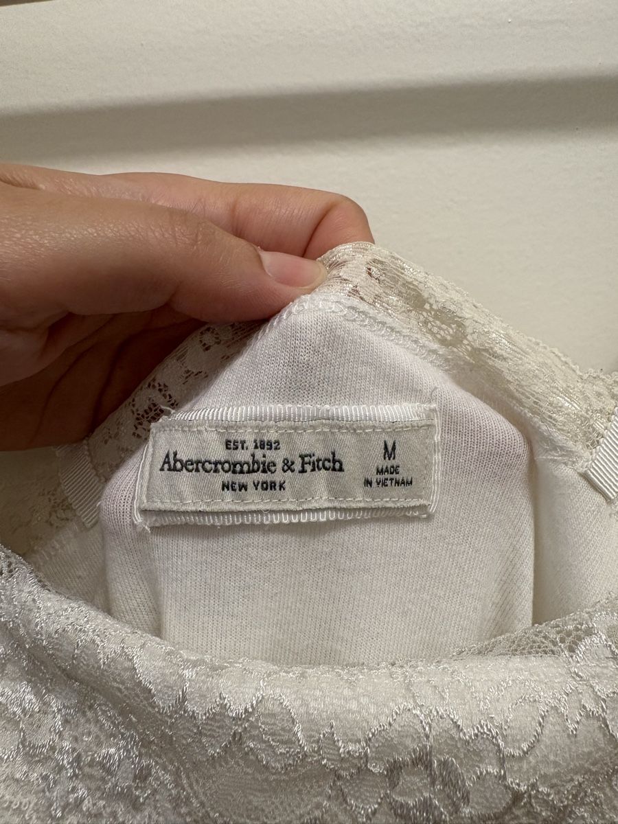 Abercrombie Top: Abercrombie & Fitch top – Nuovo (secondo la descrizione) da Genève venduto da mar_dt67 3