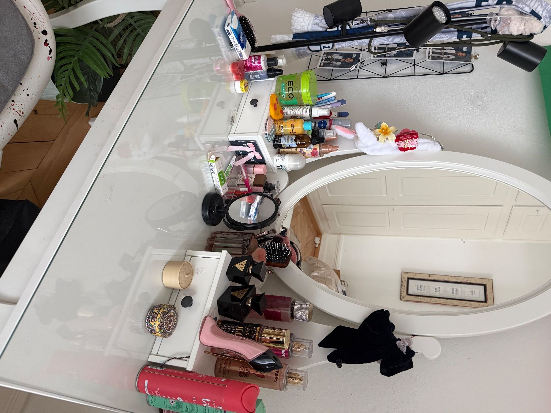 Ikea Tavoli da trucco: Schmink Tisch von ikea – Usato da Zürich venduto da NESO2 3