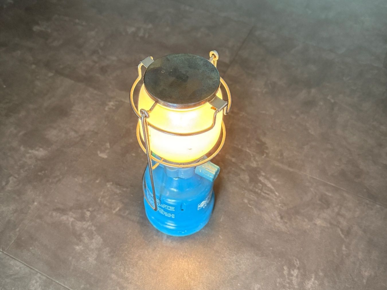 Lampade: Gasflasche mit fast leerer Gaskartusche – Usato da Zürich venduto da haldj2
