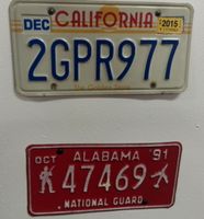 US Nummernschilder California und Alabama