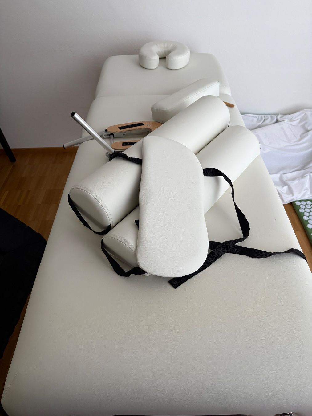 Chaises longues: Massageliege/Kofferliege – D'occasion à Bäch SZ par Dackel007