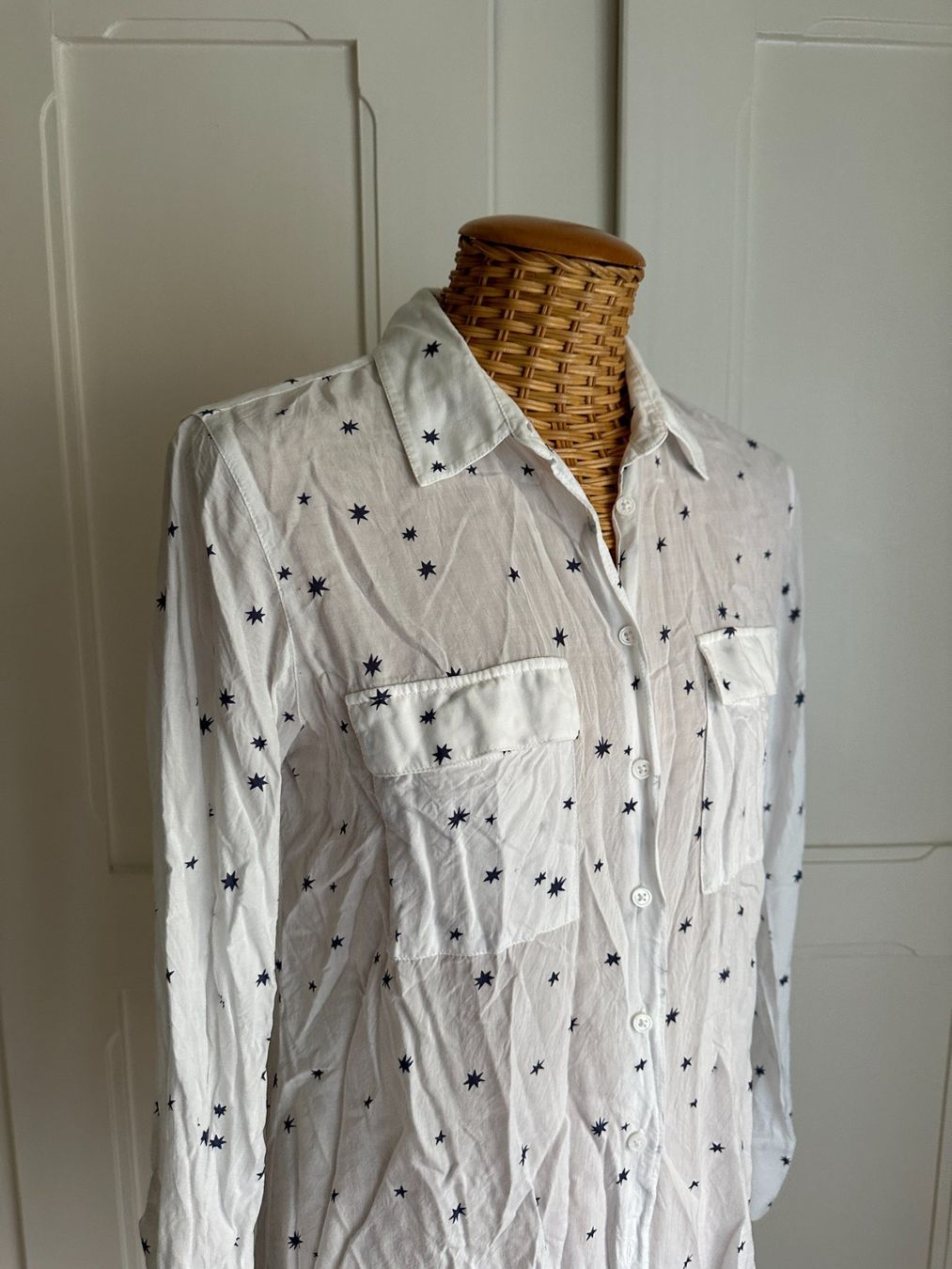 Chemisiers: HUNKYDORY - Bluse weiss mit Sternen S – D'occasion à Zürich par Diazaio 1