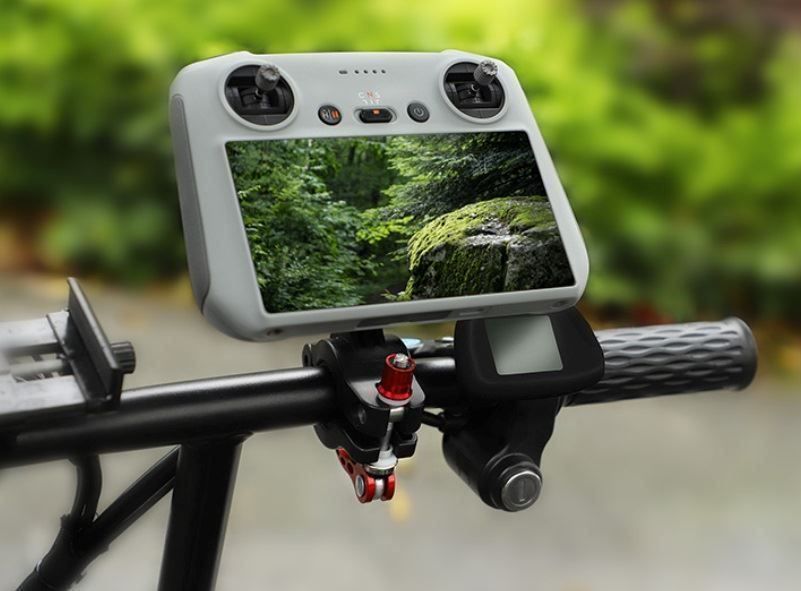 DJI Modellismo RC: Fixierung für Remote DJI RC 2 - Fixation télécommande – Nuovo (secondo la descrizione) da Bussigny venduto da SHOP-DRONE-UNIVERS 1