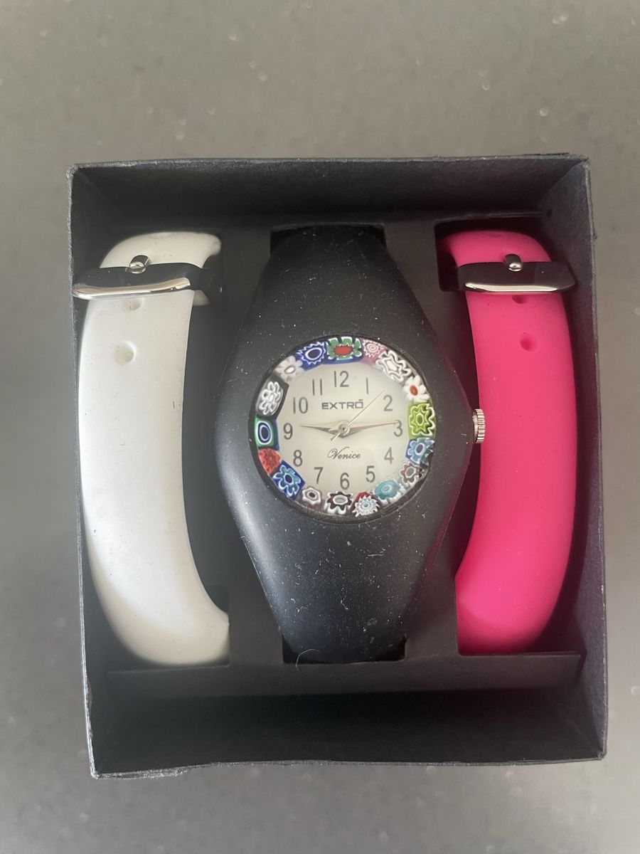 Orologi: Female Watch +3 bands – Usato da Gland venduto da sib_dv9r