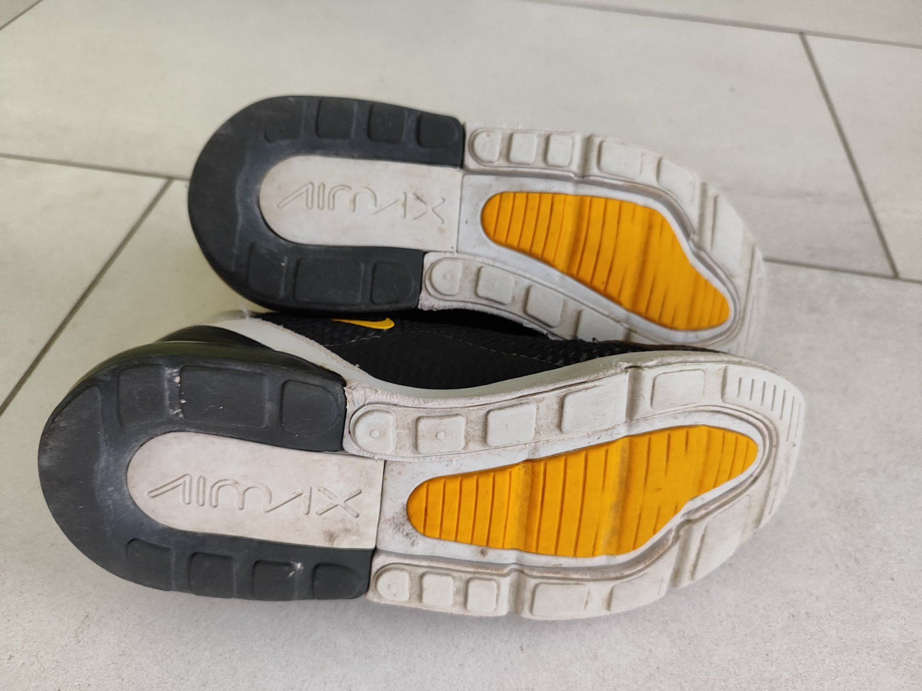 Nike Chaussures hommes: Turnschuhe Nike air 270 Gr. 35 – D'occasion à Seon par Mandes1 2