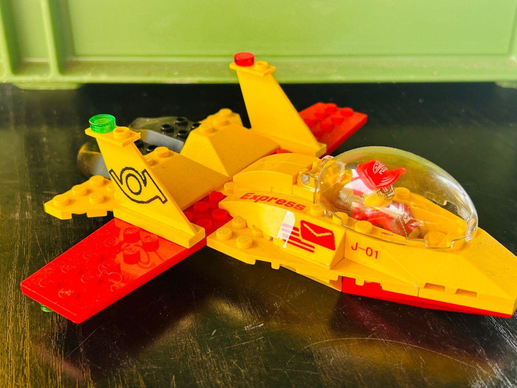 Lego Kit di costruzioni: LEGO MOC Express Air-Mail Plane F35 Postal – Nuovo (secondo la descrizione) da Riazzino venduto da cat_w7kf 4