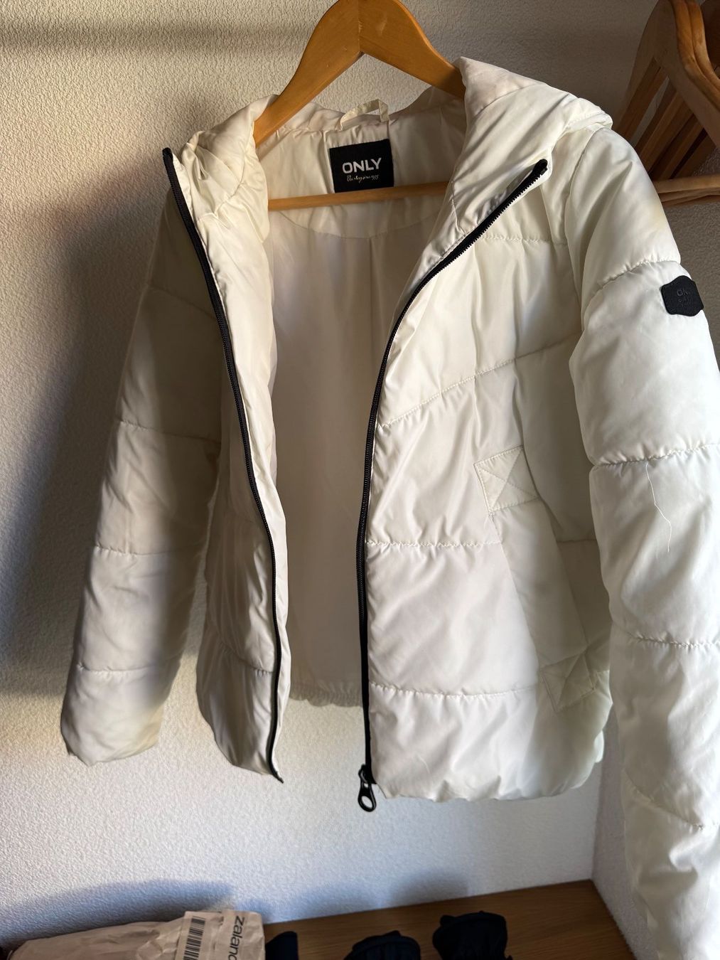 Only Giacche: ONLY Winterjacke weiss Gr. S – Usato da Rorbas venduto da binajas 1