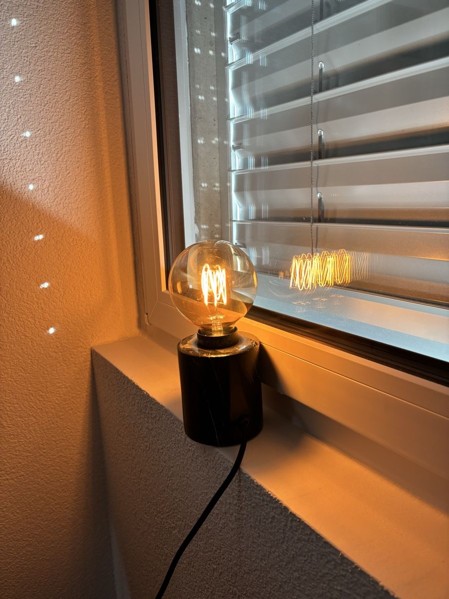 Ikea Lampade: IKEA Tischleuchte MARKFROST Marmor schwarz mit E27 LED Lampe – Usato da Oberuzwil venduto da AbigaelNK 1