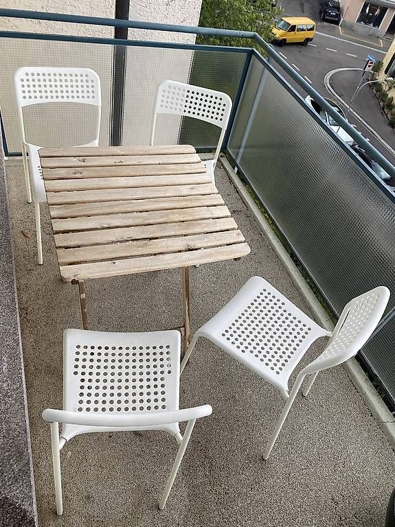 Tischset: Balkon Tisch mit 4 Stühlen – Gebraucht aus Zürich von ricazh8