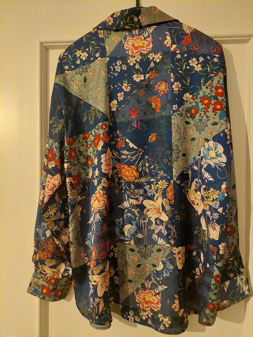 Zara Blusen: Blumige Bluse – Neu (gemäss Beschreibung) aus Basel von sar_xyg5 1