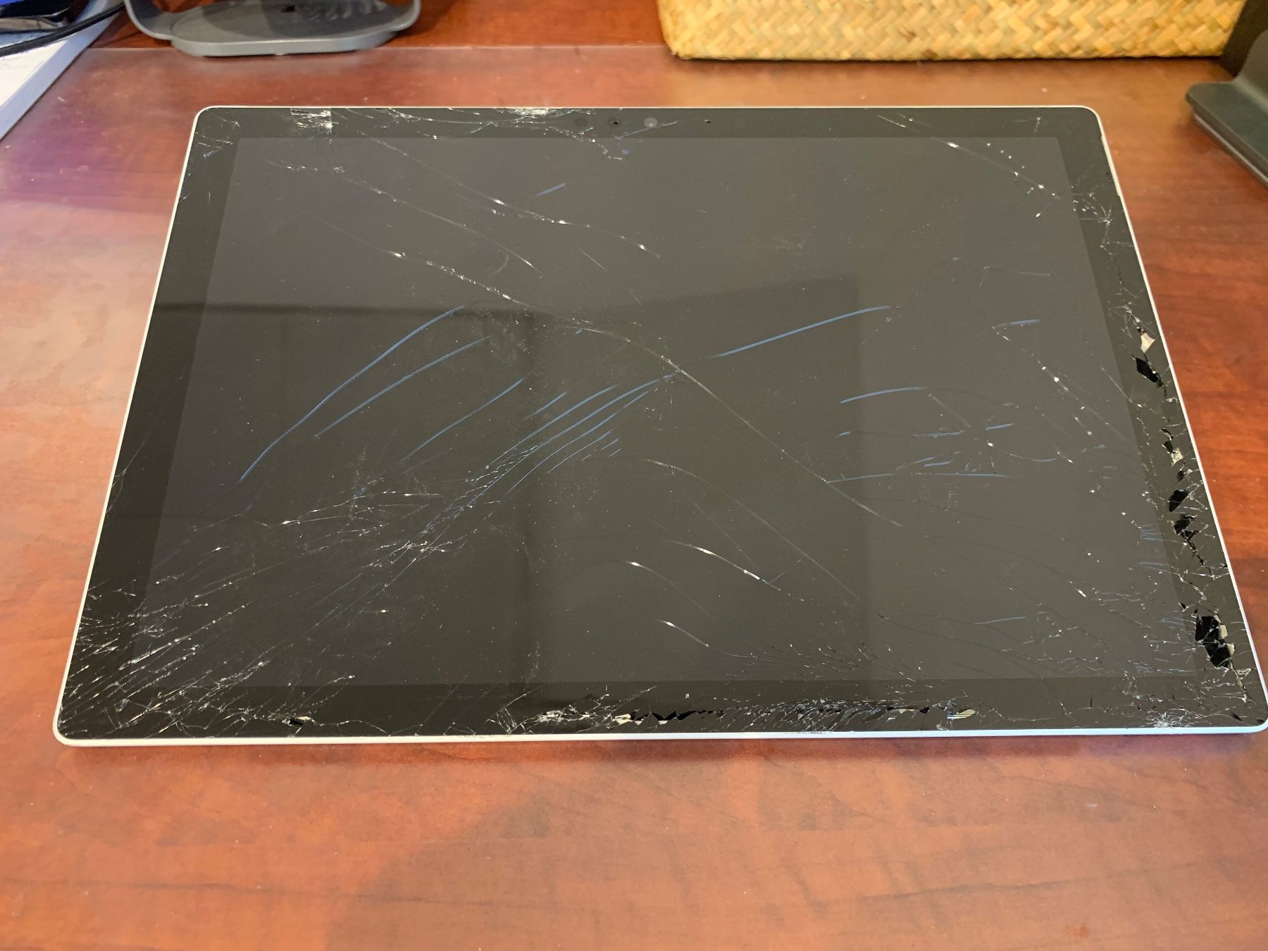 Microsoft Tablet PC: Surface Pro 5 8GB+128GB Silver Defekt – Difettoso da Wetzikon ZH venduto da uelivernetzt