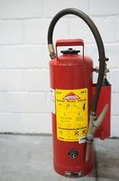 Jomos LS 12 / AM 12 Schaum-Feuerlöscher für A B ? Einsatz