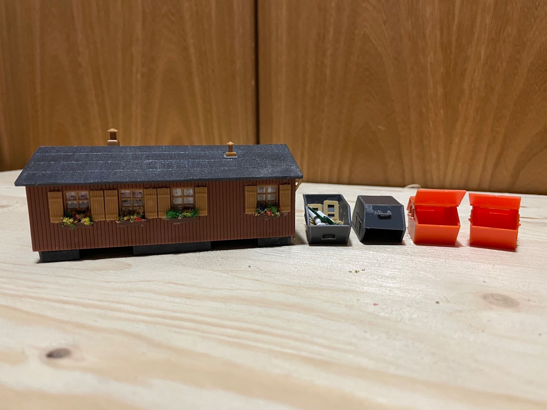Faller Modelleisenbahnen: Faller Recyceln Haus mit Container – Neu (gemäss Beschreibung) aus Gossau SG von Krokodil344 2